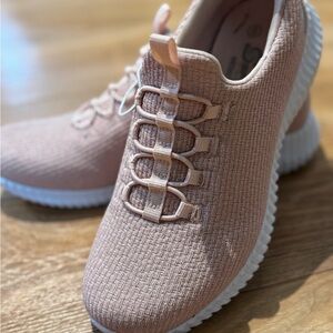 Skechers Blush Textured Sneakers